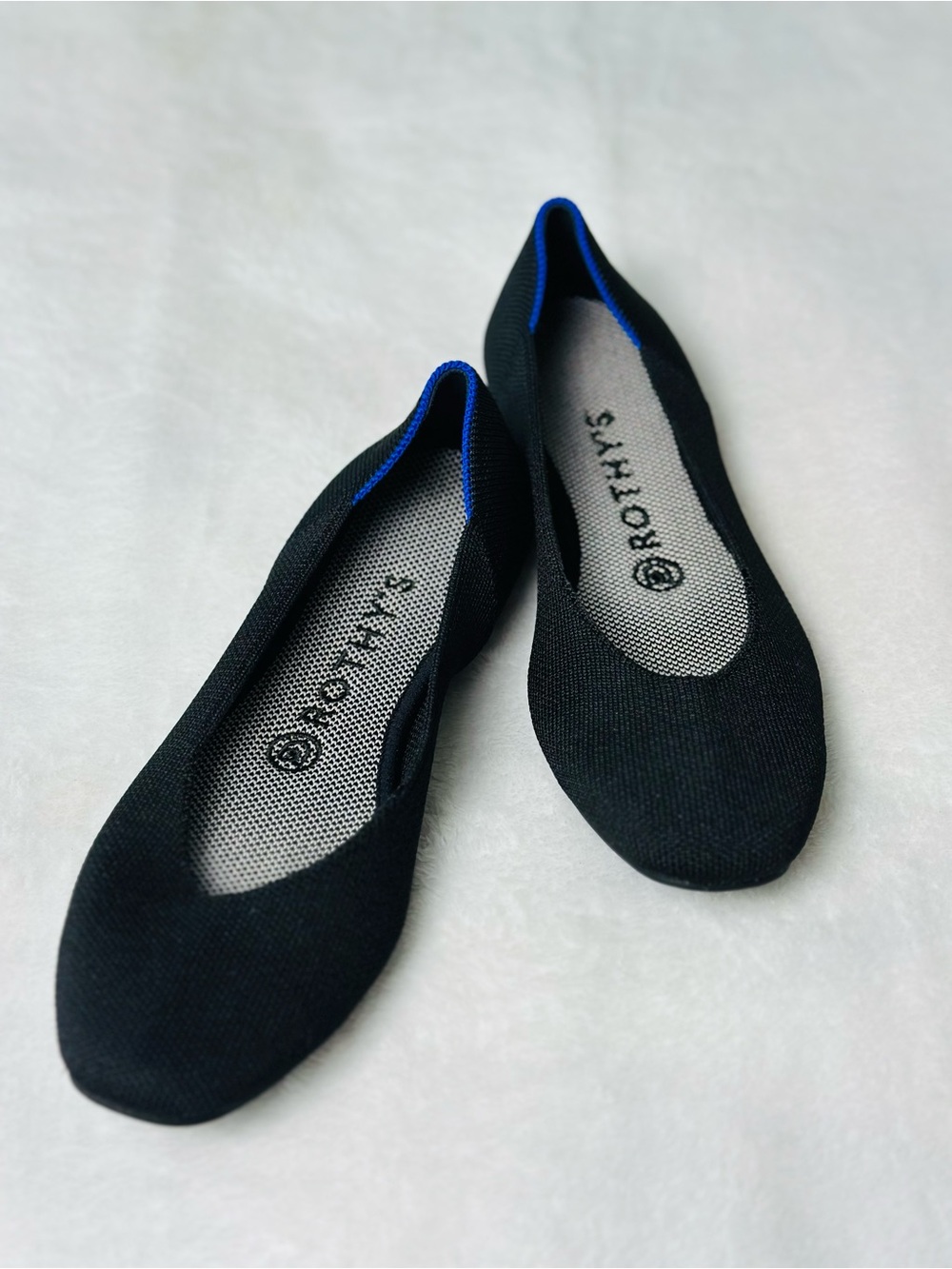 Rothy's Black The Flat Round Toe Knit Flats with Royal Blue Trim Size 7.5